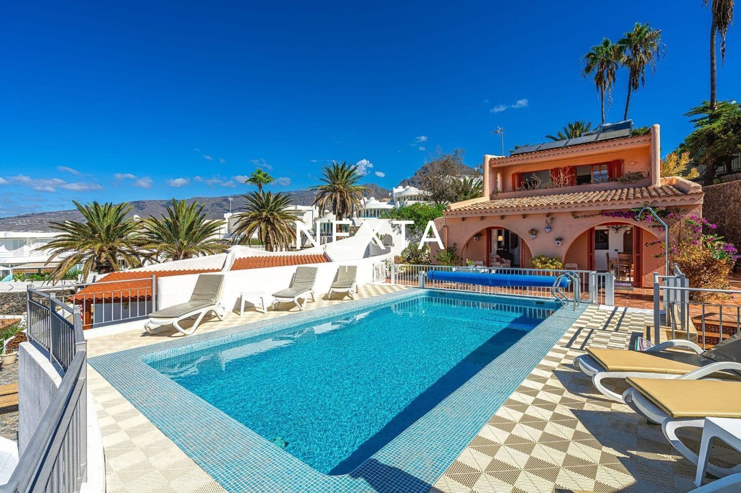 Exclusive villa in San Eugenio Alto!